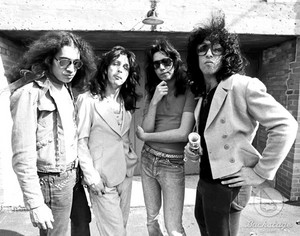  吻乐队（Kiss） ~Creem 照片 shoot 1974