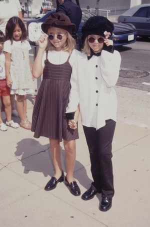  Mary-Kate and Ashley