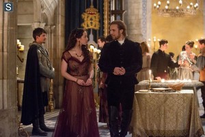  Reign - Episode 1.15 - The Darkness - Promotional mga litrato
