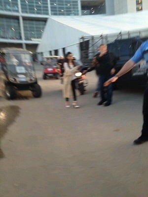  Selena meeting प्रशंसकों in Houston (March 9)