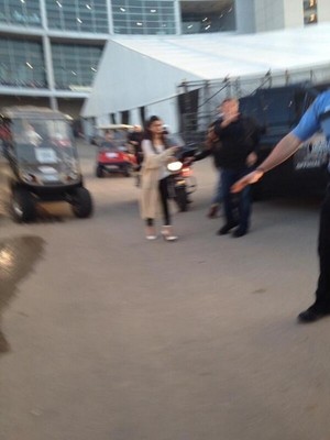  Selena meeting شائقین in Houston (March 9)