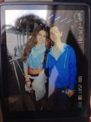  Selena with a 팬 in New York (March 11)