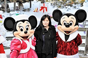  Walt Disney foto-foto - Minnie Mouse, Shannen Doherty & Mickey tetikus