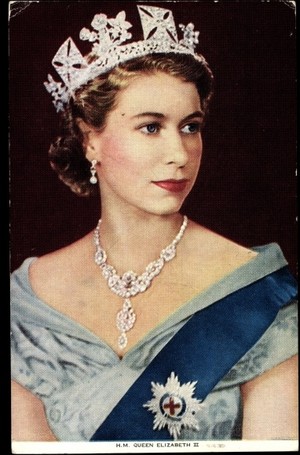  Queen elizabeth ii jewellery