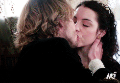  Reign 1x14 'Dirty laundry'