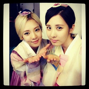  Hyoyeon and Seohyun