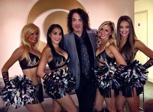  Paul Stanley and the LA KISS dancers