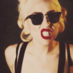 Lady Gaga:)