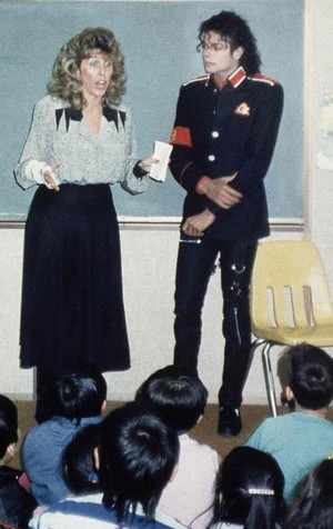  Michael Visiting An Elementary School In Cleveland, Ohio Back In 1989