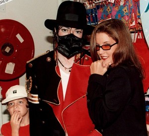  Michael With Former Wife Lisa Marie Presley And Riley Back In 1997