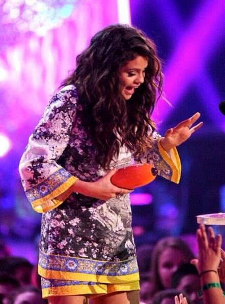 Selena Gomez at the 2014 Kids Choice Awards (March 29) - Selena Gomez ...