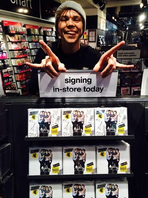  Signing in HMV stores