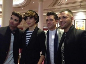  Union j premiere at I can't sing