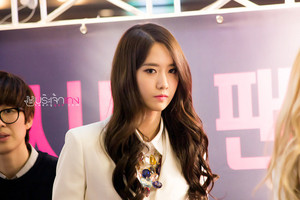 YoonA the پھول