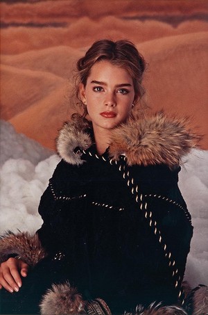  Brooke Shields Modeling cappotto