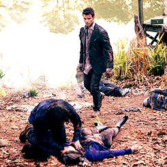  Elijah and Klaus → The Originals 1x19 “An Unblinking Death” episode stills