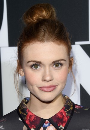 Holland attends 5TH ANNUAL ELLE WOMEN IN MUSIC CELEBRATION HD Photos