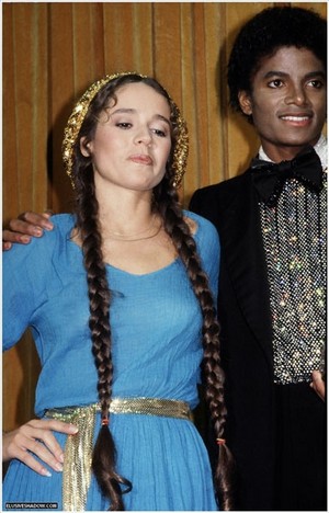  Michael And Nicolette Larson Backstage At The 1980 American Muzik Awards
