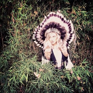  Perrie পোষ্ট হয়েছে on her Instagram