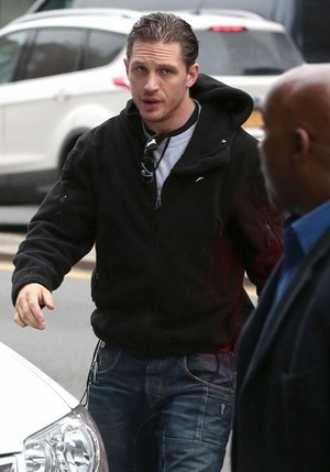 Tom Hardy Arriving At His New York Hotel
