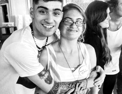 Zayn with his fans ♥    