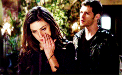 http://images6.fanpop.com/image/photos/36900000/klaus-x-hayley-klaus-and-hayley-36999791-245-150.gif