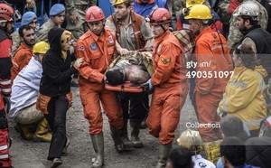  200 Miners Trapped Underground After огонь In Mine