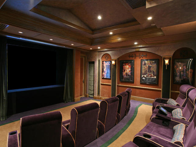  A Private início Movie Theatre