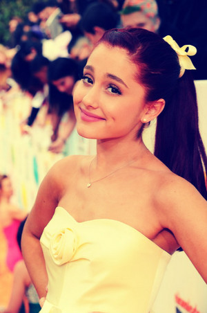  Ariana Grande Nickelodeon 25th Annual Kids Choice Awards