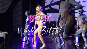  Britney Spears Piece of Me Work asong babae ! (Las Vegas)