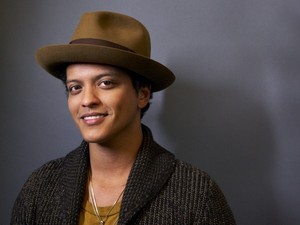  Bruno Mars kertas dinding