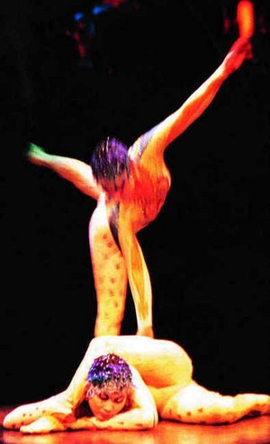  Cirque du soleil Alegria contortion duet