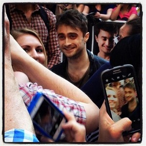  Daniel Radcliffe Selfies With fan (Fb.com/DanieljacobRadcliffefanClub)