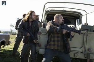  Falling Skies - Episode 4.01 - Ghost in the Machine - Promo Pics