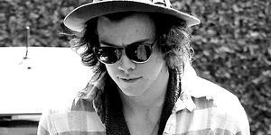  Harry Styles Leaves thực phẩm Lab in West Hollywood - 16 May 2014