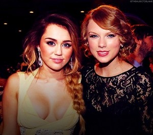  Miley with taylor