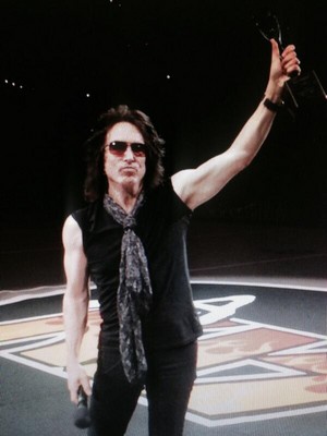  Paul...@LAKISS_AFL April 26 @HondaCenter speaking to the great crowd at halftime.