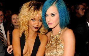  রিহানা and Katy Perry Grammys 2012