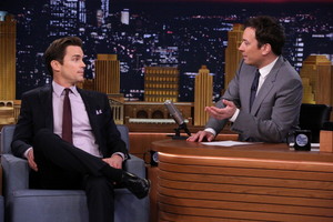  Tonight tampil with Jimmy Fallon, 06.05.2014
