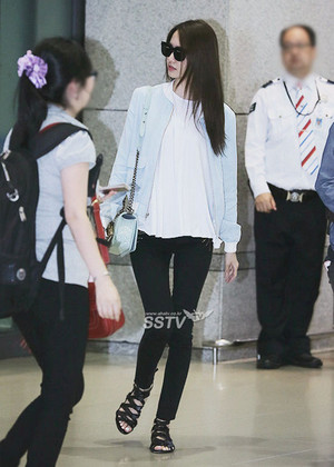  Yoona The flor