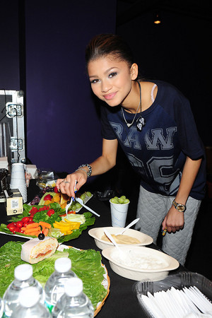  Zendaya backstage at Best Buy Theater in NYC (May 2nd)