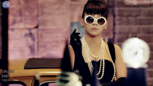  2NE1 CL CRUSH MV