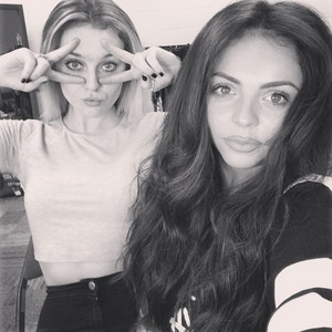  Another Perrie and Jesy selfie