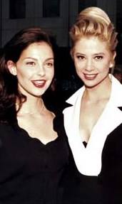  Ashley Judd and Mira Sorvino