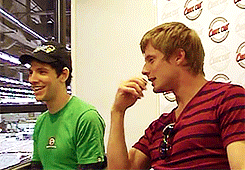  Bradley James and Colin 摩根