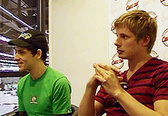  Bradley James and Colin 摩根