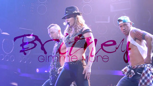  Britney Spears Gimme مزید (Piece of Me Las Vegas)