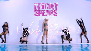  Britney Spears Work chienne ! World Premiere