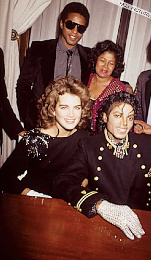  Brooke Shields And The Jackson Family