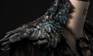  Details of Sansa’s new dress from The Mountain and the adder, viper